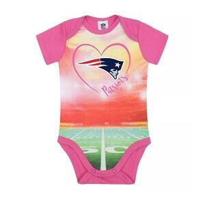 NFL New England Patriots Bodysuit Stadium Design Pink Size 6-9 Month NWT
